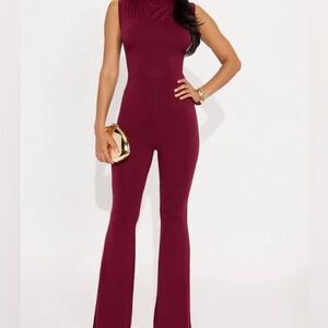 Elegant Burgundy Sleeveless Jumpsuit